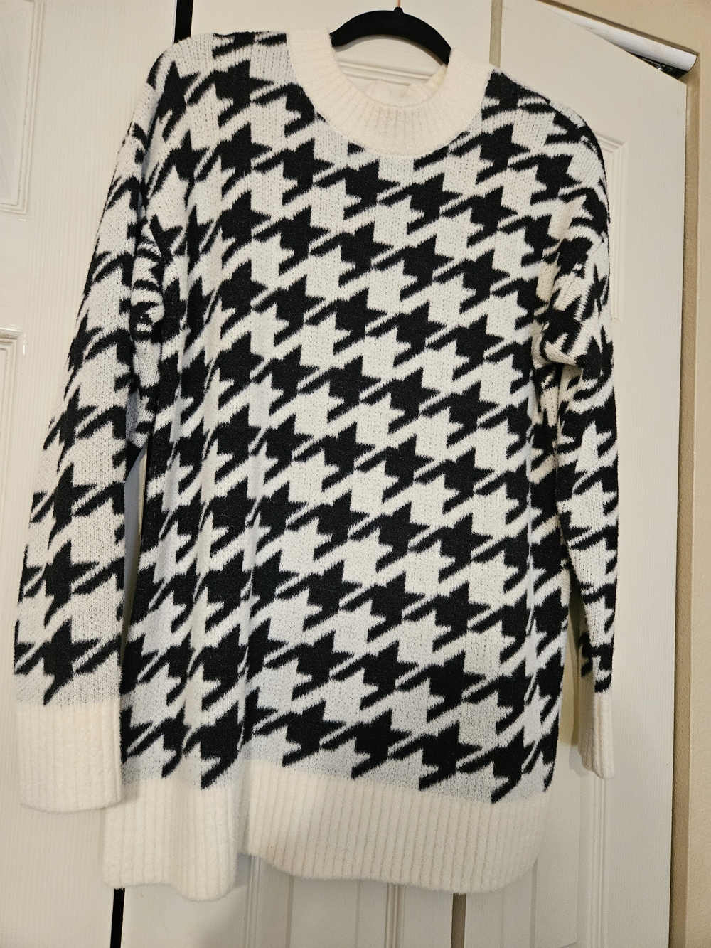 LOFT Lou & Grey Black and White Houndstooth Crewneck Sweater